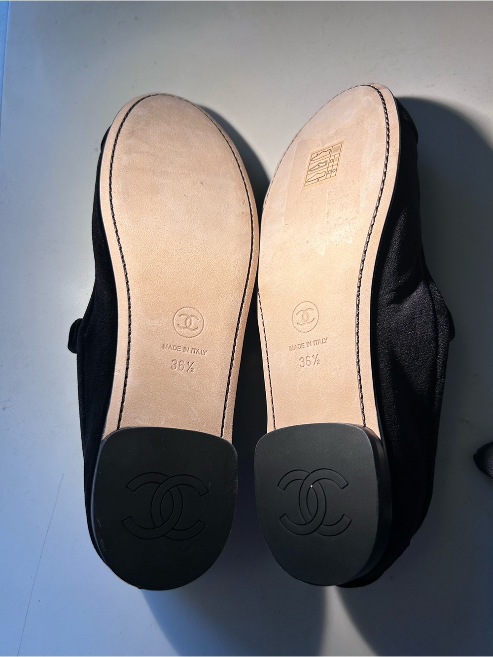 CHANEL Black Velvet Elastic Topline Ballet Flatsy WORN OUTSIDE ONCE CHANEL BAG - Picture 4 of 8
